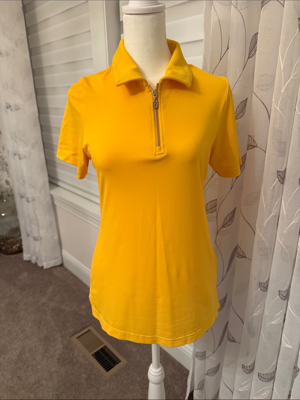 Women’s Short-Sleeve Zip Polo in Yellow